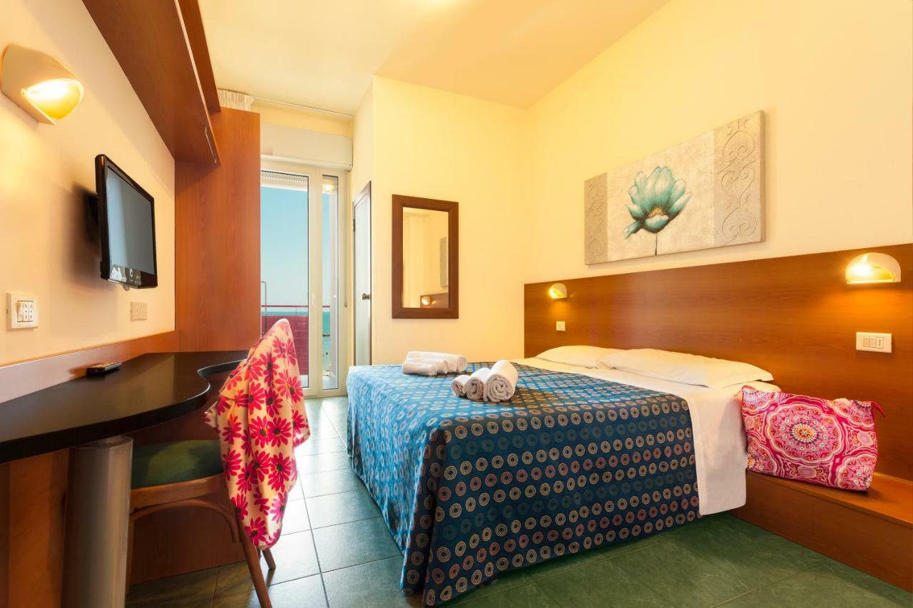 Hotel Atlantic Vista Mare بيزارو المظهر الخارجي الصورة