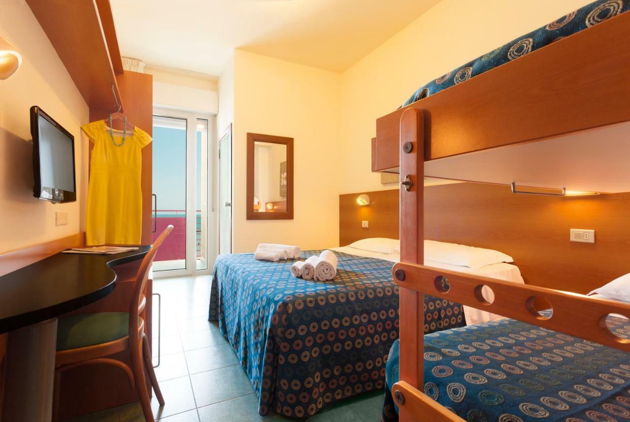 Hotel Atlantic Vista Mare بيزارو المظهر الخارجي الصورة