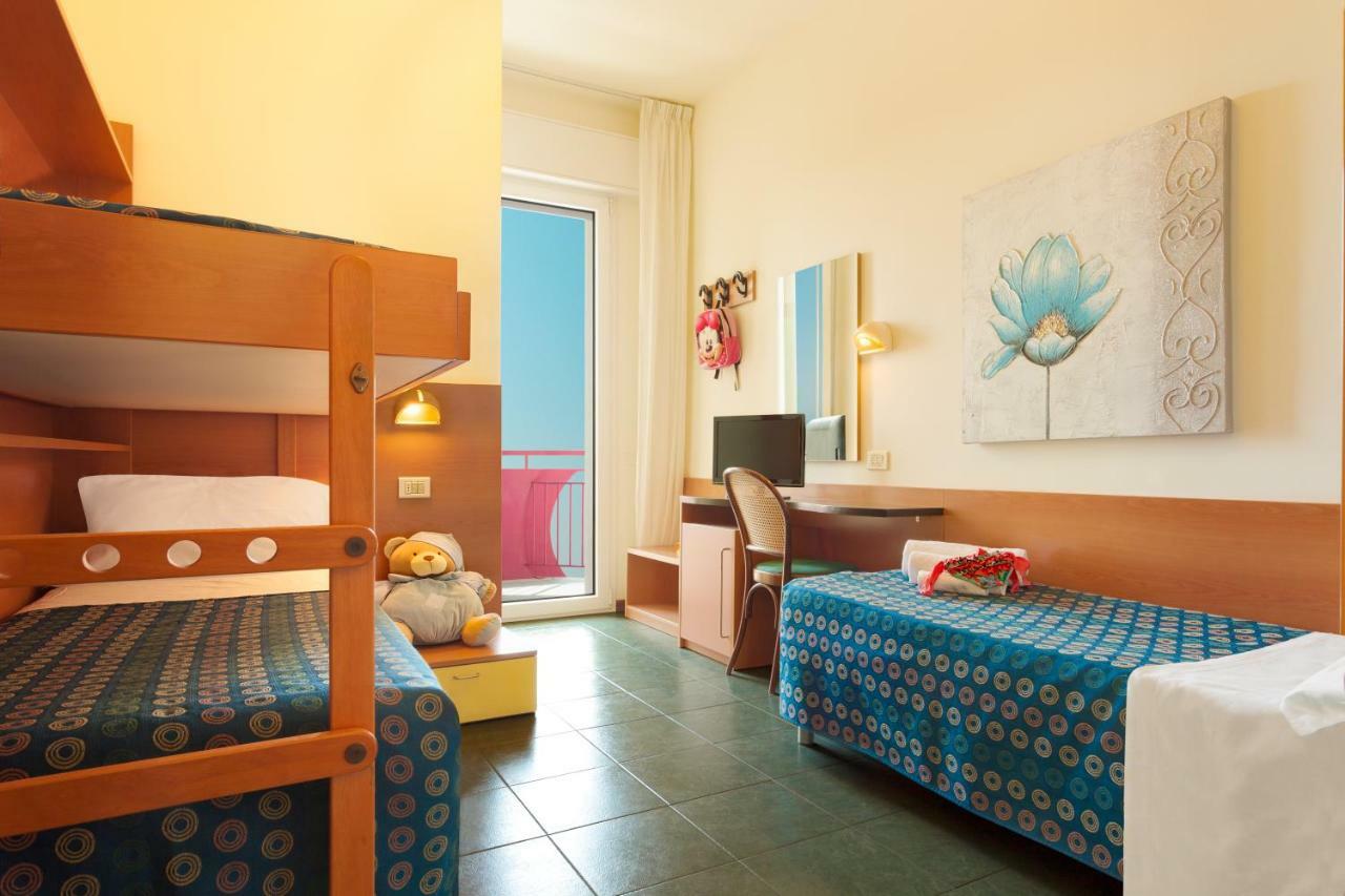 Hotel Atlantic Vista Mare بيزارو المظهر الخارجي الصورة