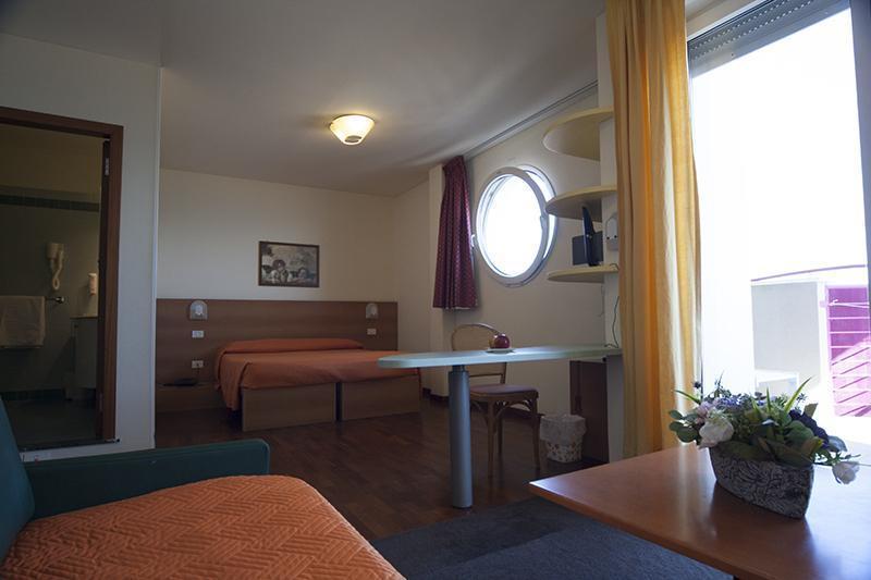 Hotel Atlantic Vista Mare بيزارو المظهر الخارجي الصورة