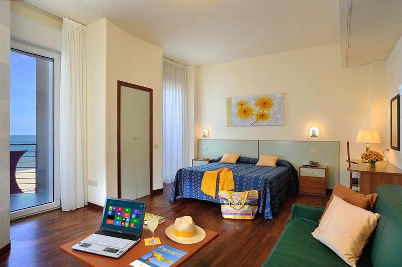 Hotel Atlantic Vista Mare بيزارو المظهر الخارجي الصورة