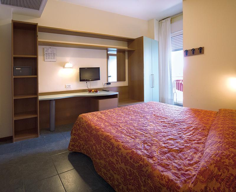 Hotel Atlantic Vista Mare بيزارو المظهر الخارجي الصورة